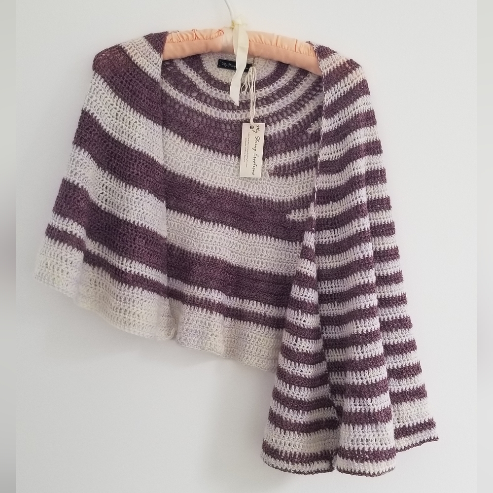 One-sided wrap with stripe effect.